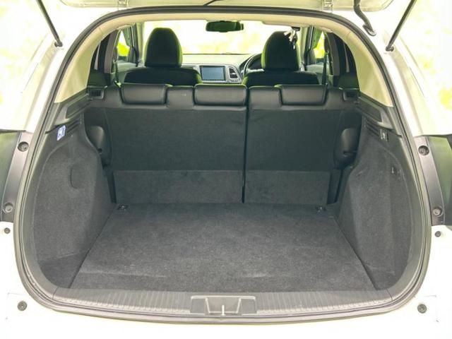 ヴェゼル ハイブリッドＺ・ホンダセンシング　新品タイヤ／保証書／純正　８インチ　ＳＤナビ／ホンダセンシング／シートヒーター／車線逸脱防止支援システム／シート　ハーフレザー／パーキングアシスト　バックガイド／ドライブレコーダー　前後　バックカメラ（8枚目）