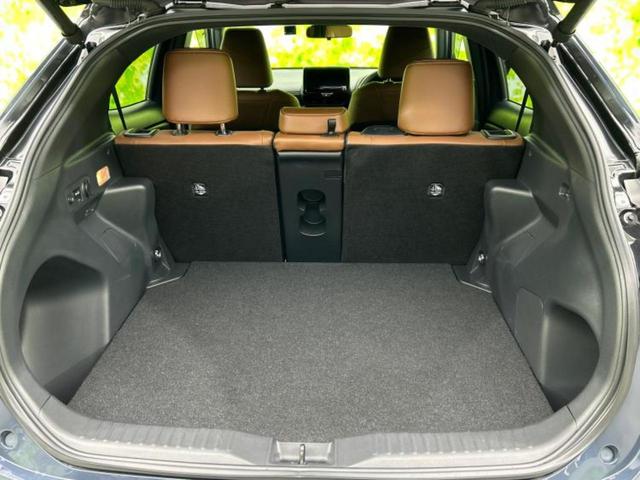 ヤリスクロス ４ＷＤハイブリッドＺアドベンチャー　保証書／ディスプレイオーディオ＋ナビ８インチ／衝突安全装置／シートヒーター／パノラミックビューモニター／車線逸脱防止支援システム／シート　合皮／電動バックドア／ドライブレコーダー　社外　全周囲カメラ（8枚目）