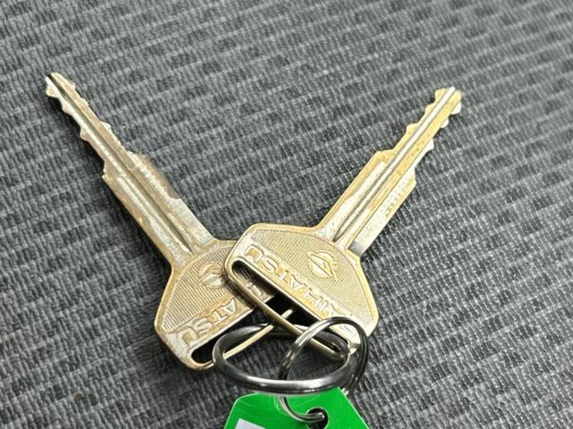 ハイゼットトラック 4WDスタンダード 新品タイヤ/保証書/エアバッグ 運転席/パワーステアリング/ワンオーナー/マニュアルエアコン/取扱説明書/ユーザー買取車/アクセサリーソケット/ヘッドライトレベライザー/CD 4WD(20枚目)