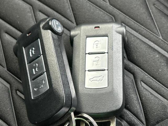 デリカD:5 4WD P 新品タイヤ/保証書/純正 10インチ SDナビ/フリップダウンモニター/衝突安全装置/両側電動スライドドア/シートヒーター 前席/マルチアラウンドモニター/車線逸脱防止支援システム/電動バックドア(35枚目)