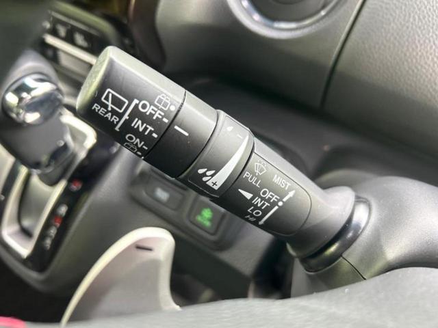 N-BOXカスタム 4WD L・ターボコーディネートスタイル 新品タイヤ/純正 8インチ SDナビ/衝突安全装置/両側電動スライドドア/シートヒーター/車線逸脱防止支援システム/シート 合皮/ドライブレコーダー 純正/ヘッドランプ LED 衝突被害軽減システム(18枚目)