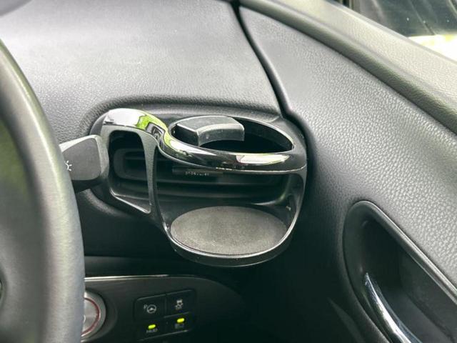 プリウス 4WD Aツーリングセレクションブラックエディション 保証書/ディスプレイオーディオ+ナビ9インチ/衝突安全装置/シートヒーター/パノラミックビューモニター/車線逸脱防止支援システム/シート 合皮/パーキングアシスト 自動操舵 衝突被害軽減システム(42枚目)