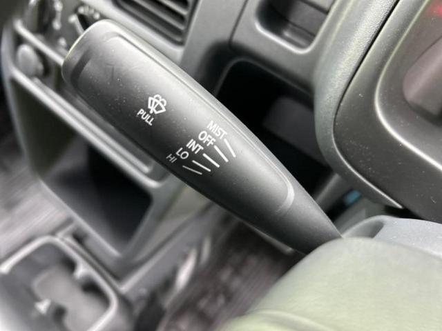 キャリイトラック 4WD KC 新品タイヤ/保証書/横滑り防止装置/エアバッグ 運転席/キーレスエントリー/オートライト/ワンオーナー/マニュアルエアコン/取扱説明書/パワードアロック/アクセサリーソケット/ラジオ 4WD(14枚目)