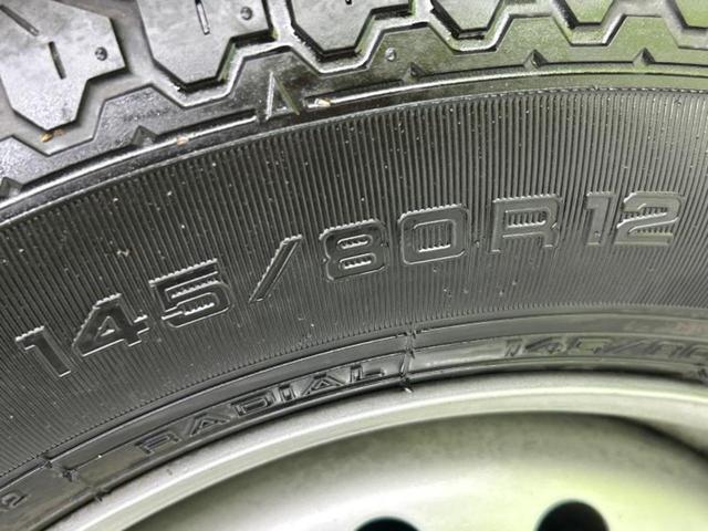 キャリイトラック 4WD KC 新品タイヤ/保証書/横滑り防止装置/エアバッグ 運転席/キーレスエントリー/オートライト/ワンオーナー/マニュアルエアコン/取扱説明書/パワードアロック/アクセサリーソケット/ラジオ 4WD(29枚目)