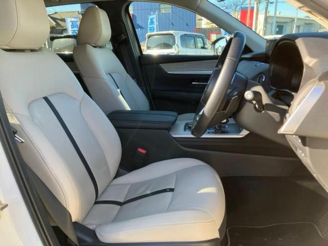 CX-60 4WD XD Lパッケージ 新品タイヤ/保証書/純正 SDナビ/衝突安全装置/シートヒーター 全席/全方位モニター/車線逸脱防止支援システム/シート フルレザー/電動バックドア/ヘッドランプ LED/Bluetooth接続(5枚目)