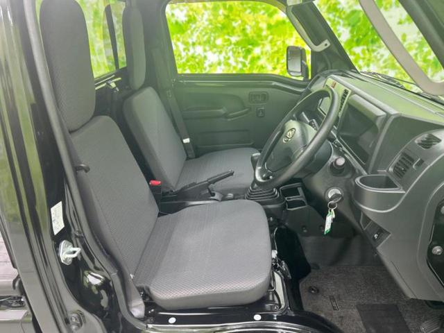 ハイゼットトラック ４ＷＤエクストラＳＡ３ｔ　新品タイヤ／純正　ＳＤナビ／衝突安全装置／ＵＳＢジャック／Ｂｌｕｅｔｏｏｔｈ接続／ＥＢＤ付ＡＢＳ／横滑り防止装置／フルセグＴＶ／ＤＶＤ／禁煙車／エアバッグ　運転席／パワーウインドウ／パワーステアリング（4枚目）