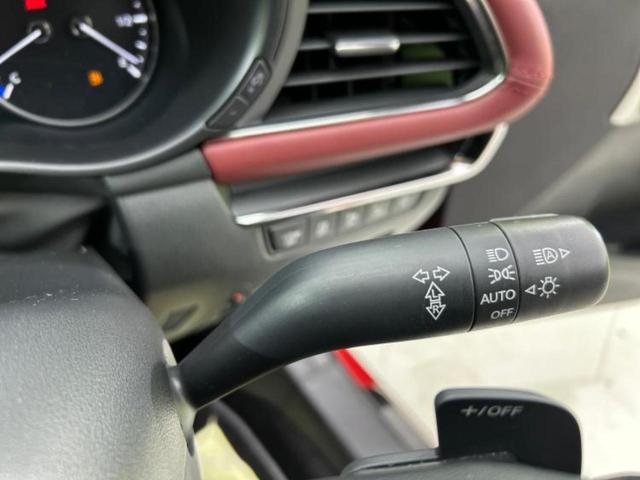 ＭＡＺＤＡ３ファストバック ２０Ｓバーガンディセレクション　エアロ／ＢＯＳＥ／保証書／純正　ＳＤナビ／衝突安全装置／シートヒーター／全方位モニター／車線逸脱防止支援システム／シート　フルレザー／ドライブレコーダー　純正／ヘッドランプ　ＬＥＤ　革シート　禁煙車（17枚目）