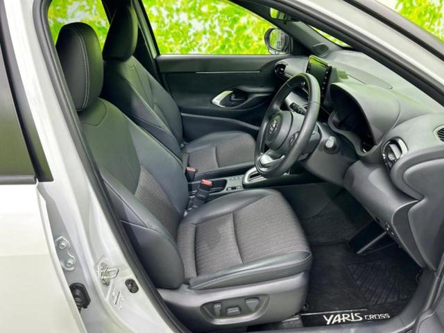 ヤリスクロス ハイブリッドＺ　保証書／ディスプレイオーディオ＋ナビ／衝突安全装置／シートヒーター　前席／車線逸脱防止支援システム／シート　ハーフレザー／ドライブレコーダー　前後／ヘッドランプ　ＬＥＤ／ＵＳＢジャック　バックカメラ（4枚目）