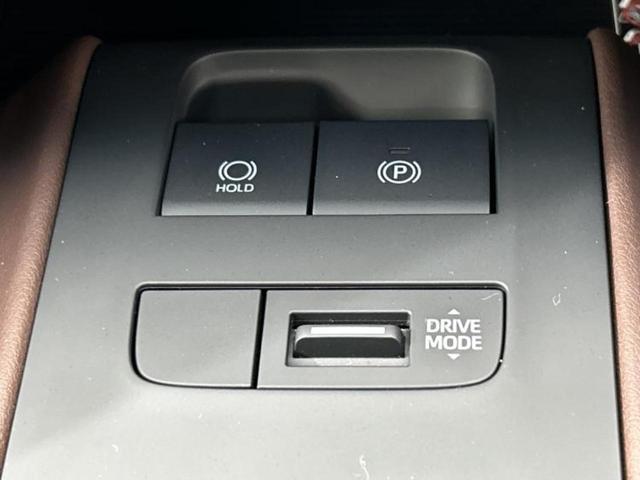 ハリアー Ｚレザーパッケージ　ガラスルーフ／ＪＢＬ／ディスプレイオーディオ＋ナビ／デジタルインナーミラー／衝突安全装置／シートヒーター／パノラミックビューモニター／車線逸脱防止支援システム／シート　フルレザー　革シート　電動シート（29枚目）