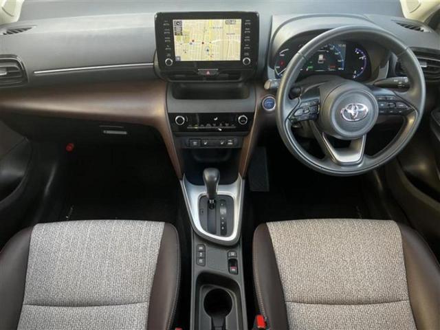 ヤリスクロス ハイブリッドＺ　新品タイヤ／保証書／ディスプレイオーディオ＋ナビ／衝突安全装置／シートヒーター　前席／パノラミックビューモニター／車線逸脱防止支援システム／シート　合皮／ドライブレコーダー　前後　衝突被害軽減システム（4枚目）