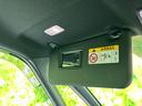 WECARSの展示場では実際に見て、触ってお車をお選びいただけます!知識の豊富な営業スタッフが様々なカーライフをご提案いたします!