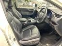 RAV4 4WDハイブリッドG 保証書/純正 9インチ SDナビ/衝突安全装置/シートヒーター 前席/車線逸脱防止支援システム/シート 合皮/パーキングアシスト バックガイド/電動バックドア/ヘッドランプ LED バックカメラ 中古車画像_4