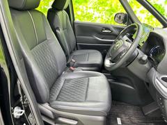 「この車の写真をもっと見たい」「状態が気になる」「この装備はついている？」どんな小さな疑問でもお気軽にお問い合わせください！ 4