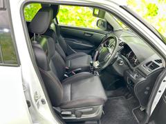 「この車の写真をもっと見たい」「状態が気になる」「この装備はついている？」どんな小さな疑問でもお気軽にお問い合わせください！ 4