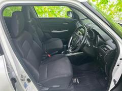 「この車の写真をもっと見たい」「状態が気になる」「この装備はついている？」どんな小さな疑問でもお気軽にお問い合わせください！ 4