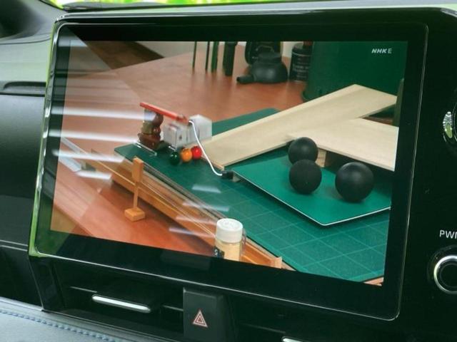 ヴォクシー Ｓ－Ｚ　保証書／純正　ＳＤナビ／フリップダウンモニター／デジタルインナーミラー／衝突安全装置／両側電動スライドドア／シートヒーター／車線逸脱防止支援システム／シート　ハーフレザー／ヘッドランプ　ＬＥＤ　禁煙車（12枚目）