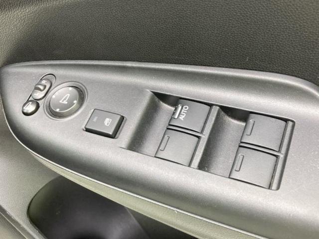 シャトル ハイブリッドＺ・ホンダセンシング　新品タイヤ／保証書／純正　８インチ　ＳＤナビ／衝突安全装置／シートヒーター／車線逸脱防止支援システム／シート　ハーフレザー／ヘッドランプ　ＬＥＤ／ＵＳＢジャック／Ｂｌｕｅｔｏｏｔｈ接続／ＥＴＣ　記録簿（8枚目）