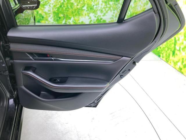 ＭＡＺＤＡ３ファストバック １５Ｓレトロスポーツエディション　ＢＯＳＥ／純正　１１．６インチ　ＳＤナビ／アイアクティブセンス（マツダ）／シートヒーター　前席／全方位モニター／車線逸脱防止支援システム／シート　ハーフレザー　衝突被害軽減システム　全周囲カメラ（5枚目）
