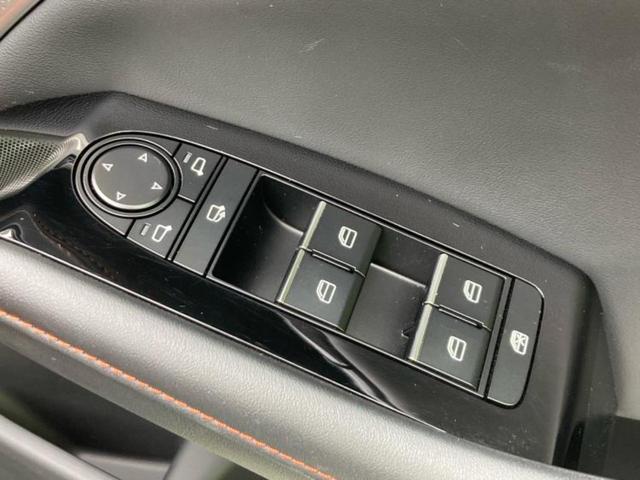 ＭＡＺＤＡ３ファストバック １５Ｓレトロスポーツエディション　ＢＯＳＥ／純正　１１．６インチ　ＳＤナビ／アイアクティブセンス（マツダ）／シートヒーター　前席／全方位モニター／車線逸脱防止支援システム／シート　ハーフレザー　衝突被害軽減システム　全周囲カメラ（8枚目）