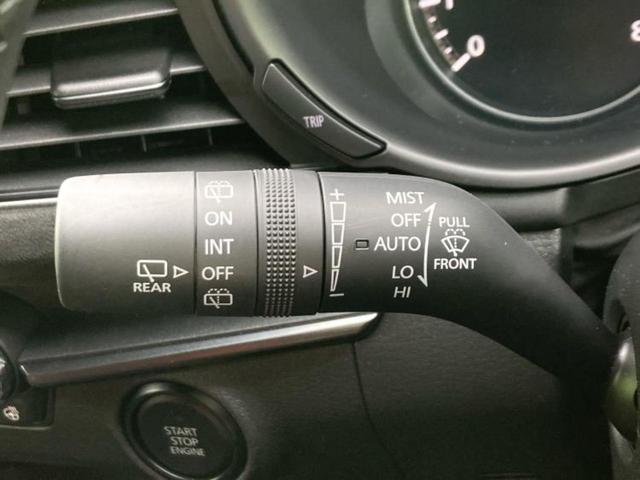 ＭＡＺＤＡ３ファストバック １５Ｓレトロスポーツエディション　ＢＯＳＥ／純正　１１．６インチ　ＳＤナビ／アイアクティブセンス（マツダ）／シートヒーター　前席／全方位モニター／車線逸脱防止支援システム／シート　ハーフレザー　衝突被害軽減システム　全周囲カメラ（17枚目）