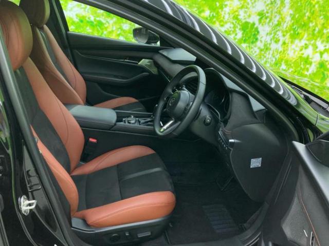 ＭＡＺＤＡ３ファストバック １５Ｓレトロスポーツエディション　ＢＯＳＥ／純正　１１．６インチ　ＳＤナビ／アイアクティブセンス（マツダ）／シートヒーター　前席／全方位モニター／車線逸脱防止支援システム／シート　ハーフレザー　衝突被害軽減システム　全周囲カメラ（20枚目）