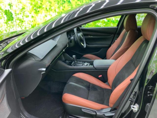 ＭＡＺＤＡ３ファストバック １５Ｓレトロスポーツエディション　ＢＯＳＥ／純正　１１．６インチ　ＳＤナビ／アイアクティブセンス（マツダ）／シートヒーター　前席／全方位モニター／車線逸脱防止支援システム／シート　ハーフレザー　衝突被害軽減システム　全周囲カメラ（21枚目）