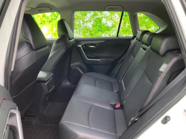 ＲＡＶ４ ４ＷＤアドベンチャーオフロードパッケージ２　保証書／ディスプレイオーディオ＋ナビ１０．５インチ／デジタルインナーミラー／衝突安全装置／シートヒーター／車線逸脱防止支援システム／シート　合皮／パーキングアシスト　バックガイド　衝突被害軽減システム（22枚目）