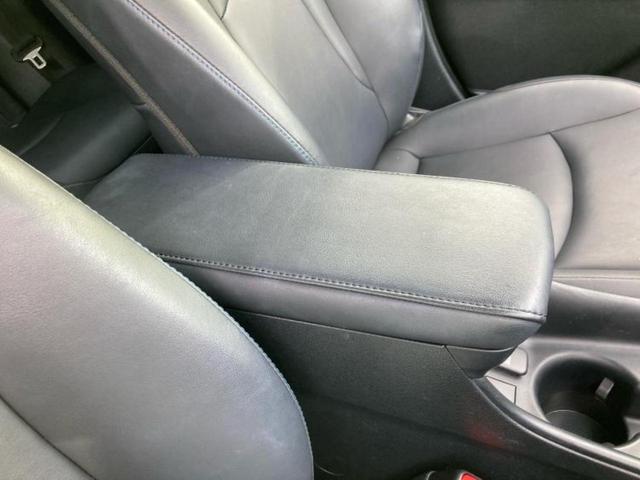 プリウス Sツーリングセレクション 新品タイヤ/保証書/純正 9インチ ナビ/トヨタセーフティセンス/シートヒーター 前席/車線逸脱防止支援システム/ヘッドランプ LED/USBジャック/Bluetooth接続/ETC2.0 禁煙車(29枚目)