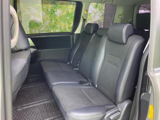 ヴォクシー ZSキラメキ3 新品タイヤ/保証書/純正 SDナビ/フリップダウンモニター/両側電動スライドドア/ヘッドランプ HID/Bluetooth接続/ETC/EBD付ABS/フルセグTV/エアバッグ 運転席 後席モニター(20枚目)