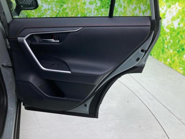 RAV4 4WDアドベンチャー 新品タイヤ/保証書/純正 SDナビ/デジタルインナーミラー/トヨタセーフティセンス/シートヒーター 前席/シート 合皮/電動バックドア/ヘッドランプ LED/USBジャック/Bluetooth接続(5枚目)