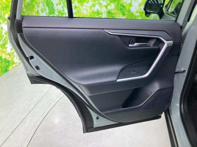 RAV4 4WDアドベンチャー 新品タイヤ/保証書/純正 SDナビ/デジタルインナーミラー/トヨタセーフティセンス/シートヒーター 前席/シート 合皮/電動バックドア/ヘッドランプ LED/USBジャック/Bluetooth接続(7枚目)