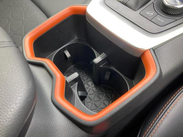 RAV4 4WDアドベンチャー 新品タイヤ/保証書/純正 SDナビ/デジタルインナーミラー/トヨタセーフティセンス/シートヒーター 前席/シート 合皮/電動バックドア/ヘッドランプ LED/USBジャック/Bluetooth接続(42枚目)