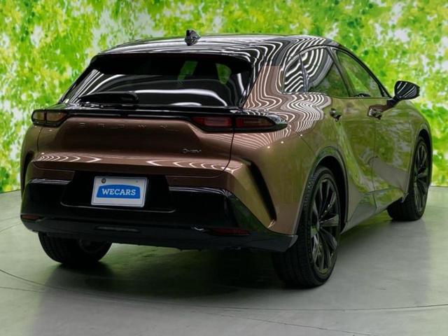 クラウンスポーツ ４ＷＤ　Ｚ　ガラスルーフ／保証書／純正　ＳＤナビ／デジタルインナーミラー／トヨタセーフティセンス／シートエアコン／全方位モニター／車線逸脱防止支援システム／シート　フルレザー／電動バックドア　革シート　電動シート（3枚目）