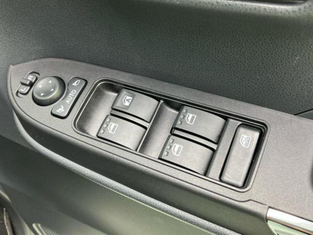 タント カスタムＲＳ　新品タイヤ／保証書／純正　ＳＤナビ／衝突安全装置／両側電動スライドドア／シートヒーター　前席／パノラマモニター／車線逸脱防止支援システム／シート　ハーフレザー／ヘッドランプ　ＬＥＤ　全周囲カメラ（6枚目）