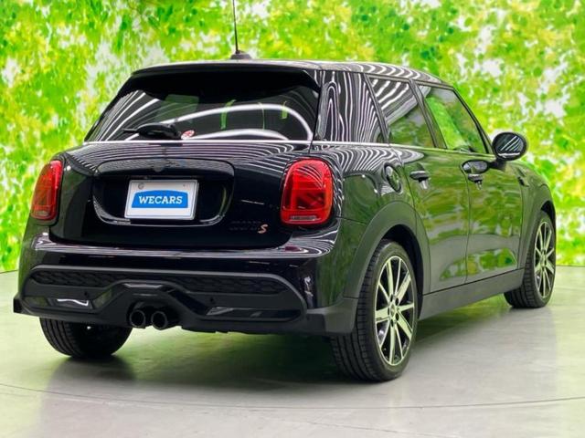 ＭＩＮＩ クーパーＳシャドーエディション　新品タイヤ／純正　ＳＤナビ／シートヒーター／車線逸脱防止支援システム／シート　合皮／パーキングアシスト　自動操舵／ヘッドランプ　ＬＥＤ／ＥＴＣ／ＥＢＤ付ＡＢＳ／横滑り防止装置　バックカメラ　記録簿（3枚目）