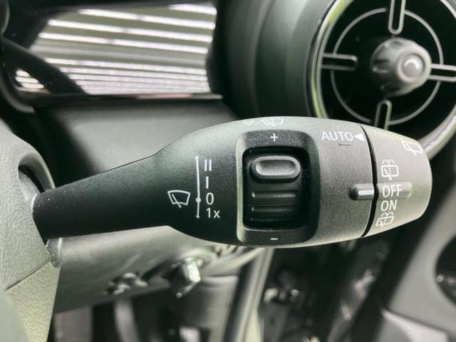 ＭＩＮＩ クーパーＳシャドーエディション　新品タイヤ／純正　ＳＤナビ／シートヒーター／車線逸脱防止支援システム／シート　合皮／パーキングアシスト　自動操舵／ヘッドランプ　ＬＥＤ／ＥＴＣ／ＥＢＤ付ＡＢＳ／横滑り防止装置　バックカメラ　記録簿（16枚目）