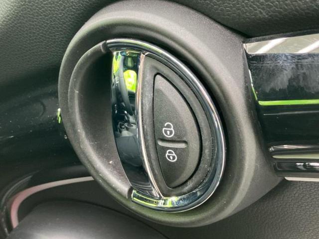 ＭＩＮＩ クーパーＳシャドーエディション　新品タイヤ／純正　ＳＤナビ／シートヒーター／車線逸脱防止支援システム／シート　合皮／パーキングアシスト　自動操舵／ヘッドランプ　ＬＥＤ／ＥＴＣ／ＥＢＤ付ＡＢＳ／横滑り防止装置　バックカメラ　記録簿（20枚目）