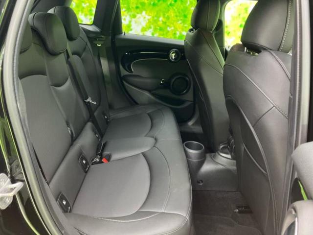 ＭＩＮＩ クーパーＳシャドーエディション　新品タイヤ／純正　ＳＤナビ／シートヒーター／車線逸脱防止支援システム／シート　合皮／パーキングアシスト　自動操舵／ヘッドランプ　ＬＥＤ／ＥＴＣ／ＥＢＤ付ＡＢＳ／横滑り防止装置　バックカメラ　記録簿（23枚目）