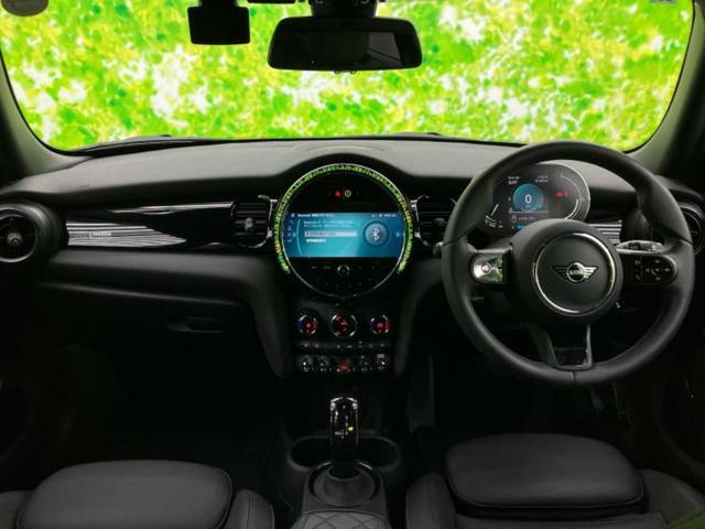 ＭＩＮＩ クーパーＳシャドーエディション　新品タイヤ／純正　ＳＤナビ／シートヒーター／車線逸脱防止支援システム／シート　合皮／パーキングアシスト　自動操舵／ヘッドランプ　ＬＥＤ／ＥＴＣ／ＥＢＤ付ＡＢＳ／横滑り防止装置　バックカメラ　記録簿（32枚目）
