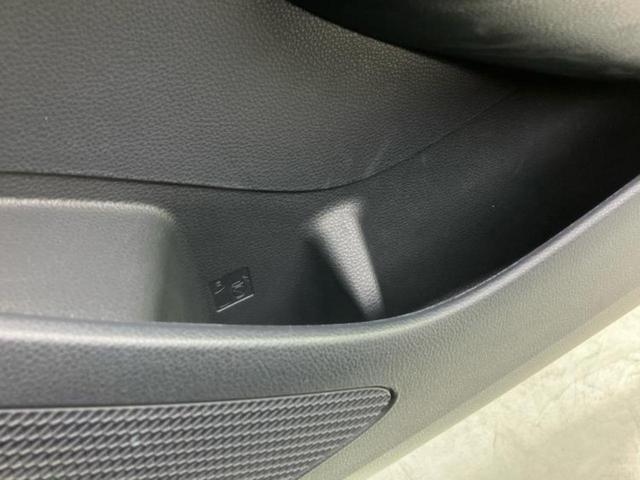 カローラツーリング ダブルバイビー　新品タイヤ／保証書／ディスプレイオーディオ＋ナビ９インチ／トヨタセーフティセンス／シートヒーター　前席／車線逸脱防止支援システム／シート　ハーフレザー　衝突被害軽減システム　バックカメラ　ワンオーナー（19枚目）