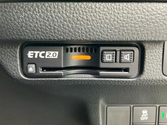 シビック ｅＨＥＶ　新品タイヤ／ＢＯＳＥ／保証書／純正　９インチ　ＳＤナビ／ホンダセンシング／シートヒーター　前席／シート　ハーフレザー／ドライブレコーダー　前後／ヘッドランプ　ＬＥＤ／ＵＳＢジャック　バックカメラ（18枚目）