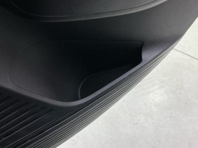 ノート Ｘ　保証書／純正　９インチ　メモリーナビ／インテリジェントルームミラー／衝突安全装置／アラウンドビューモニター／車線逸脱防止支援システム／ドライブレコーダー　前後／ヘッドランプ　ＬＥＤ／ＵＳＢジャック（48枚目）