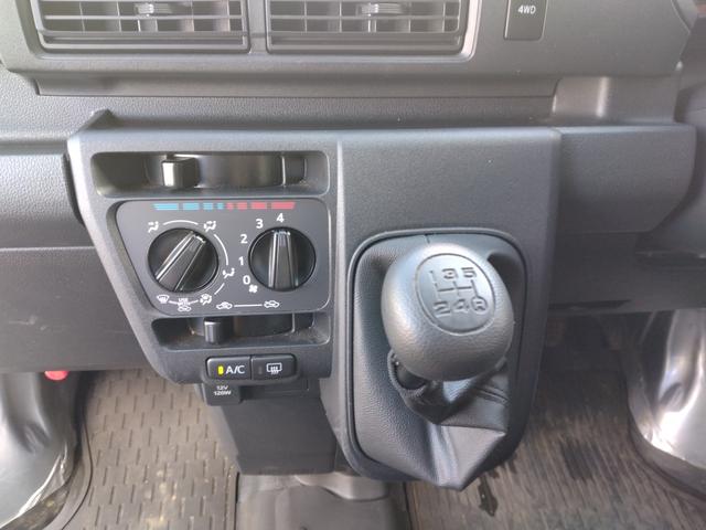 ハイゼットカーゴ スペシャル　１２ヵ月保証　４ＷＤ　５ＭＴ　衝突被害軽減ブレーキ　アイドリングストップ　社外アルミ　ドライブレコーダー（11枚目）