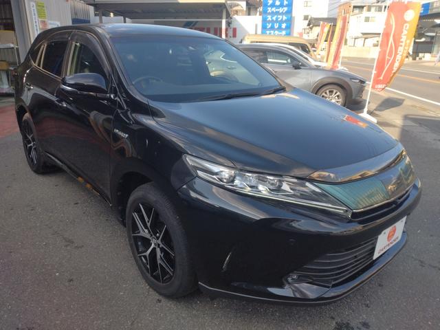 ハリアーハイブリッド プログレスメタル＆レザーパックスタイルブルーイッシュ　４ＷＤ　ドライブレコーダー　全周囲カメラ　クリアランスソナー　オートクルーズコントロール　レーンアシスト　パワーシート　衝突被害軽減システム　ナビ　ＴＶ　オートマチックハイビーム　オートライト（4枚目）