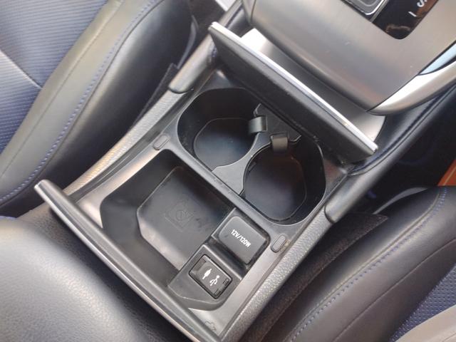 ハリアーハイブリッド プログレスメタル＆レザーパックスタイルブルーイッシュ　４ＷＤ　ドライブレコーダー　全周囲カメラ　クリアランスソナー　オートクルーズコントロール　レーンアシスト　パワーシート　衝突被害軽減システム　ナビ　ＴＶ　オートマチックハイビーム　オートライト（19枚目）