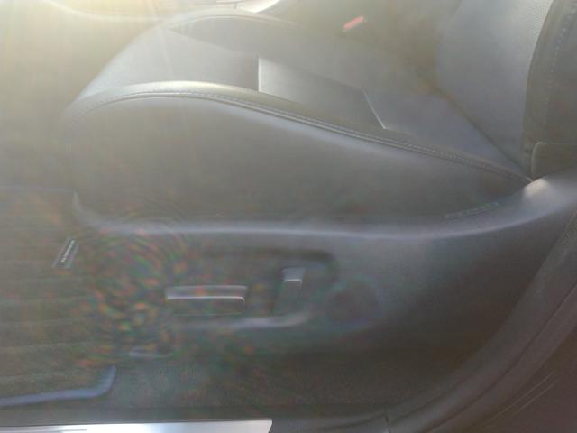 ハリアーハイブリッド プログレスメタル＆レザーパックスタイルブルーイッシュ　４ＷＤ　ドライブレコーダー　全周囲カメラ　クリアランスソナー　オートクルーズコントロール　レーンアシスト　パワーシート　衝突被害軽減システム　ナビ　ＴＶ　オートマチックハイビーム　オートライト（39枚目）