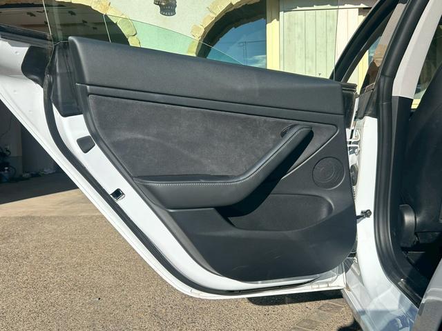 モデル３ ロングレンジ　ＡＷＤ　４ＷＤ　ロングレンジ　モデル３　黒シート　シートヒーター（63枚目）