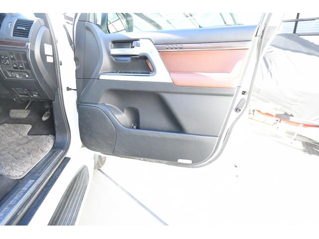 ランドクルーザー ＺＸ　４ＷＤ　ガナドール４本出しマフラー　ヒッチメンバー（8枚目）