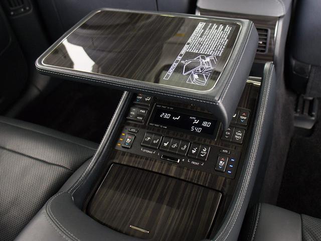 ＬＳ ＬＳ６００ｈＬ　エグゼクティブパッケージ　（禁煙車）（４人乗り）（サンルーフ）（マークレビンソン）（リアエンター）（ナイトビュー）（レーダークルーズ）（プリクラッシュ）（ＢＳＭ）（ＬＫＡ）（障害物センサー）（ドライバーモニター）（４ＷＤ）（30枚目）