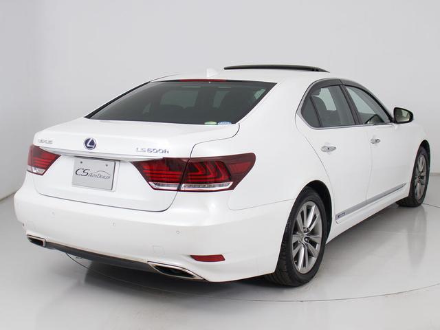 ＬＳ ＬＳ６００ｈ　バージョンＬ　（禁煙車）（サンルーフ）（マークレビンソン）（リアエンター）（本革ダッシュボード）（レーダークルーズ）（衝突軽減）（ＬＫＡ）（ＢＳＭ）（Ｆスポーツ用グリル）（電動トランク）（黒本革）（後席ＶＩＰ仕様）（17枚目）